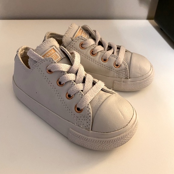 Converse toddlers sneakers size 7 - Picture 1 of 5